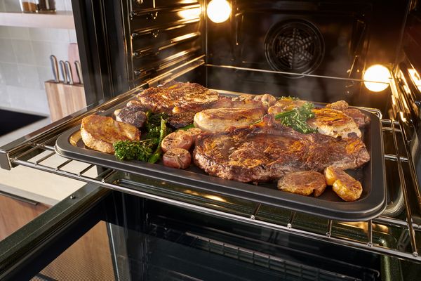 Bosch wall oven broiling chicken and steak