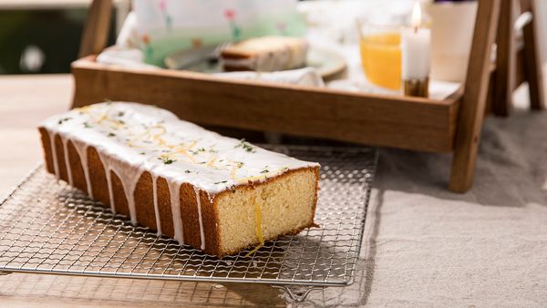 Mother's Day cake recipe with Lemon, Thyme and Yogurt
