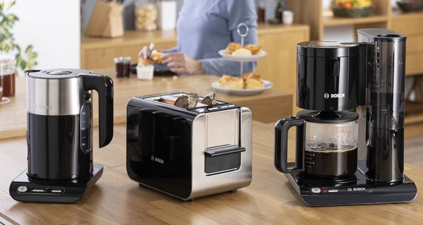 https://media3.bosch-home.com/Images/600x/17196644_Bosch-Styline-toaster-kettle-coffeemaker-black-stainless-steel-with-tea-coffee-bread_1600x850_jpg_def.jpg