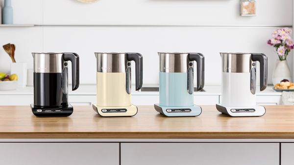 Zu sehen sind hochwertige Bosch Wasserkocher der Styline Serie in vier verschiedenen Designs.