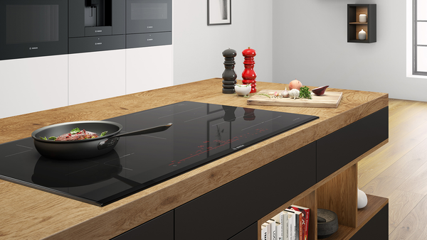 Bosch GlassProtect Oberfläche – kratzresistentes Induktionskochfeld mit glänzender Oberfläche.