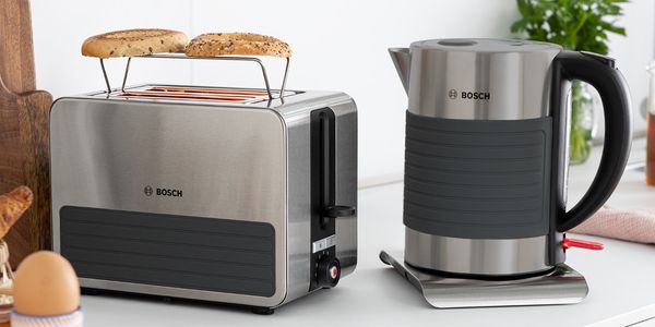 Zu sehen ist ein hochwertiges Bosch Frühstücksset mit Silikonauskleidung für noch mehr Sicherheit.