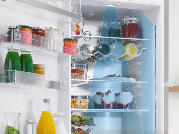 Moderne Kühlschränke der Bosch accent line mit LED-Beleuchtung 