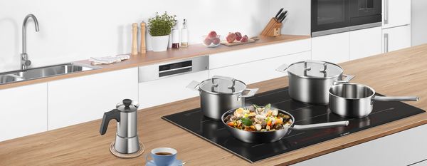 https://media3.bosch-home.com/Images/600x/19569925_PCS_Bosch_ProInduction_Cookware_Campaign_Stage_3200x1240.jpg