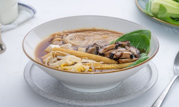 Zuppa in brodo asiatica