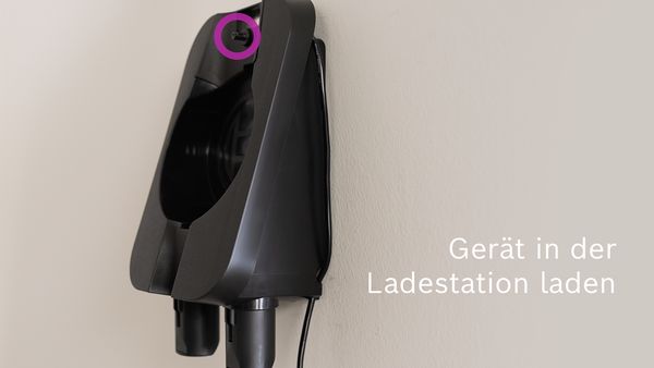 Gerät an der Ladestation laden