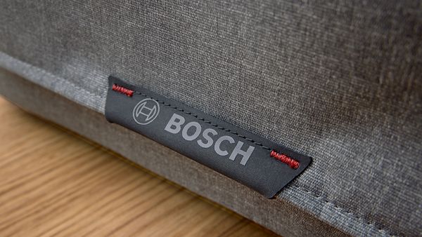 An der zur Cookit gehörenden Utensilientasche angebrachtes Bosch-Logo.