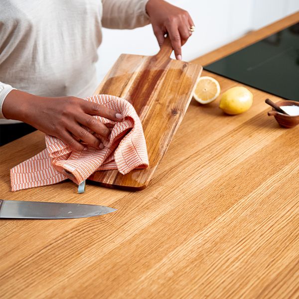 Drying off cutting board