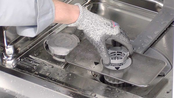 Blanc] Lave vaisselle Bosh nettoyer le répartiteur[résolu]