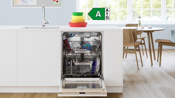 Küche mit Bosch Geschirrspüler; Label Energieeffizienzklasse A