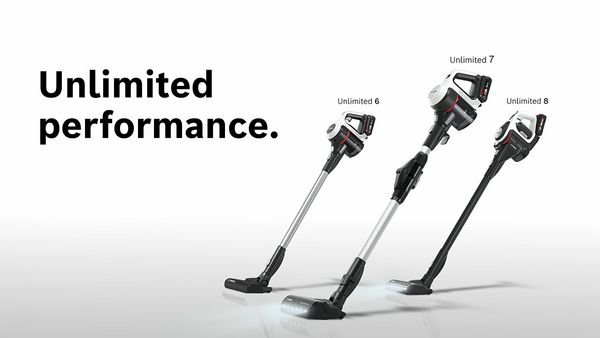 Hele utvalget av Unlimited trådløse støvsugere står oppstilt ved siden av hverandre mot hvit bakgrunn. Unlimited 6, Unlimited 7, Unlimited 8.
