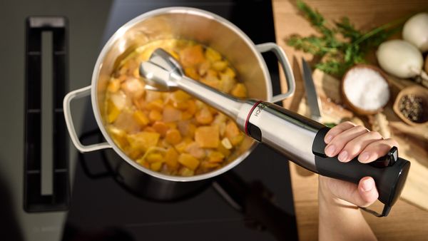 https://media3.bosch-home.com/Images/600x/21896595_Bosch_Homemade_Soups_Hand_Blender_CTM_2400x1350.jpg