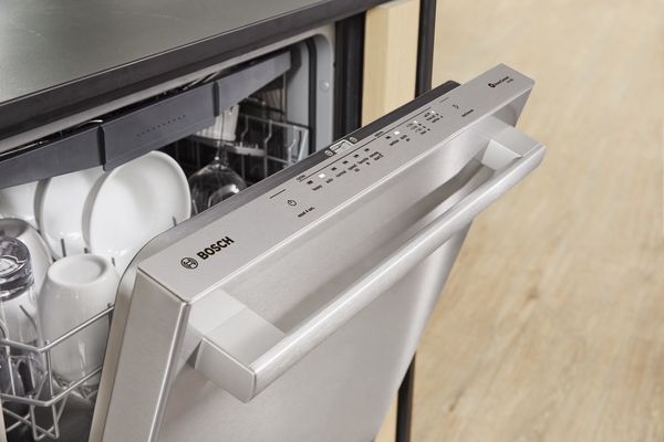Bosch dishwasher with 3rd rack showing