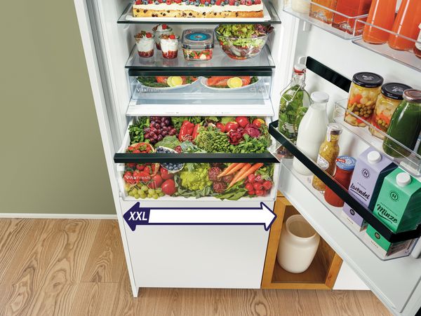 Bosch hladilniki ponujajo prostornino XXL za shranjevanje tudi velikih in obsežnih živil, na primer velike zelenjave ali celega pekača.