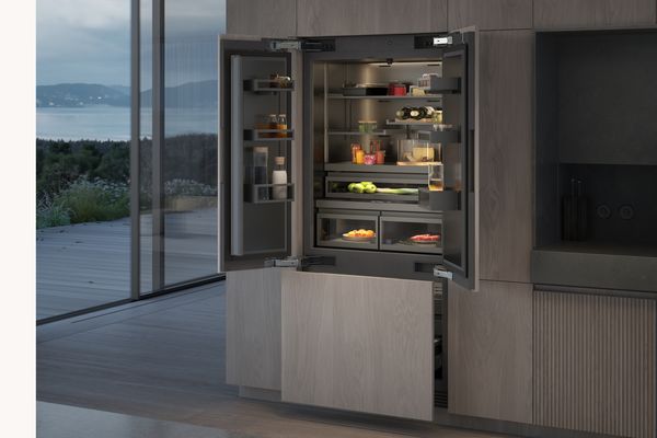 Luxury kitchen with a Gaggenau LUX cooling appliance fitted