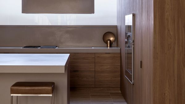 Casa Piva’s kitchen highlighting the how a minimal profile is achieved using the Gaggenau Vario 400 series cooktops and Gaggenau 400 series ovens