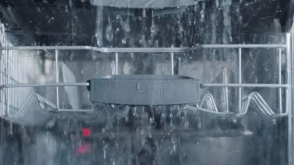 Washing prosses inside dishwasher
