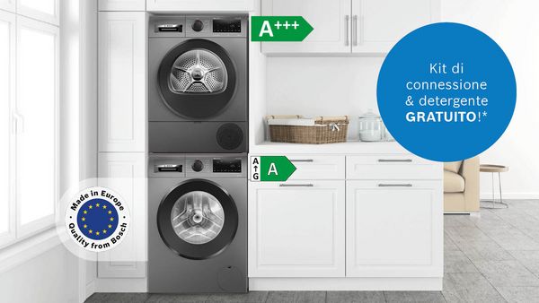 In un appartamento luminoso si trova una torre di lavaggio della serie 6 di Bosch.