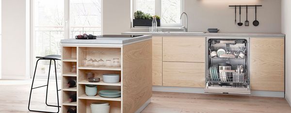 Bosch integrert oppvaskmaskin på et moderne hvitt kjøkken