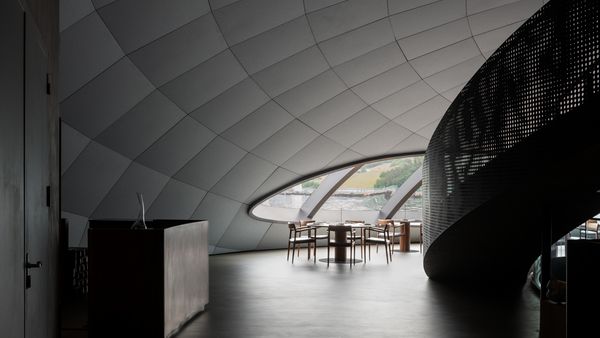 The interior of the restaurant 