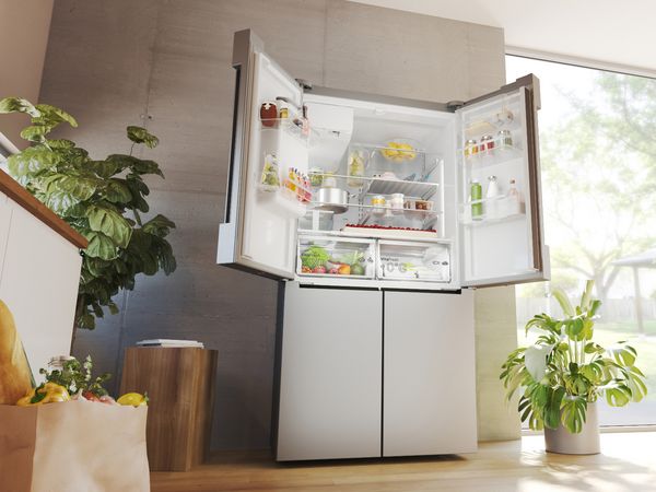 R&eacute;frig&eacute;rateur Bosch au design moderne et aux fonctionnalit&eacute;s de refroidissement intelligentes.