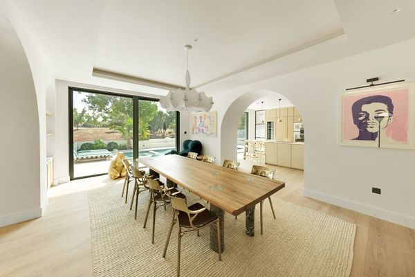 Wide angle view of the villas dining room
