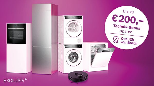 Eine moderne Küchengeräteausstattung mit Kühlschrank, Backofen, Waschmaschine, Geschirrspüler und Staubsaugerroboter, mit einem Sonderangebot.