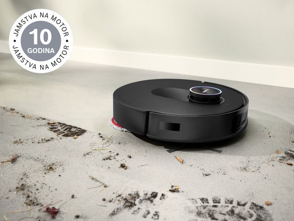 robotski usisavač na podu.