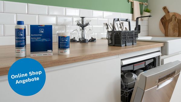 Bosch Zubehör und Reinigungsmittel mit dem Hinweis auf Angebote im Bosch Online Shop