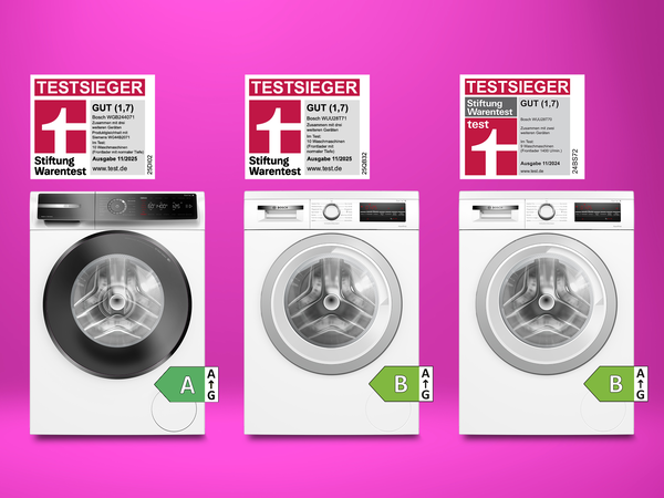 Drei Testsieger Bosch Waschmaschinen mit Stiftung Warentest Logo und Energielabeln vor einem pinken Hintergrund.