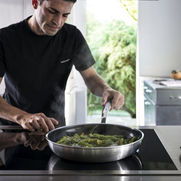 Aziz cooking with the Gaggenau Full Surface induction cooktop