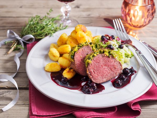 Sous-Vide-Rinderfilet mit Gnocchi und Rahmwirsing