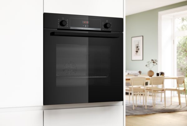 תנור בנוי שחור של בוש דגם HBA534BB3