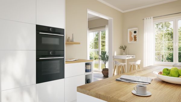 Конвекционна микровълнова печка Bosch в модерна кухня.