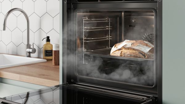 Фурна на Bosch с добавена функция за пара за хрупкава коричка.&nbsp;