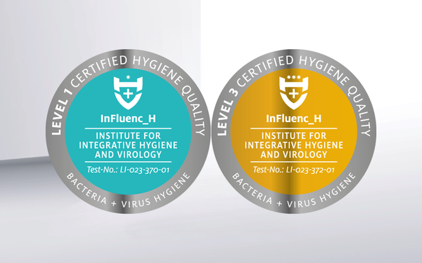 Zwei Siegel f&uuml;r h&ouml;chste Hygiene von Sp&uuml;lprogrammen der Bosch Geschirrsp&uuml;ler auf wei&szlig;em Hintergrund.