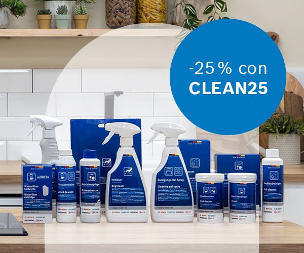 Prodotti per la pulizia assortiti su un piano di lavoro in cucina, con un banner promozionale che offre il 25% di sconto usando il codice CLEAN25.