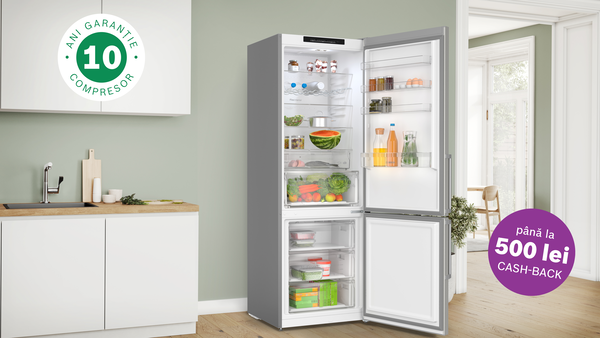 Combina frigorifica Bosch NoFrost intr-o bucatarie moderna, luminoasa.