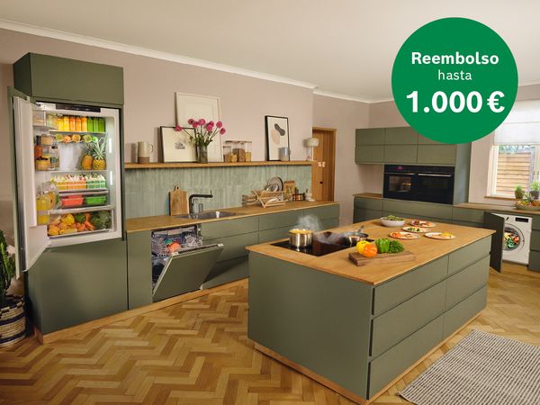 Cocina con electrodom&eacute;sticos integrables de Bosch y un bolo que indica reembolso hasta 1000 euros.