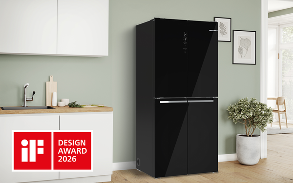 Eine Bosch French Door K&uuml;hl-Gefrier-Kombination und einem Award Logo.