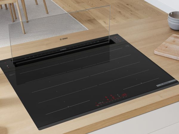  Modern kitchen featuring the Bosch accent|line PXY895DV1E Flexinduction hob.