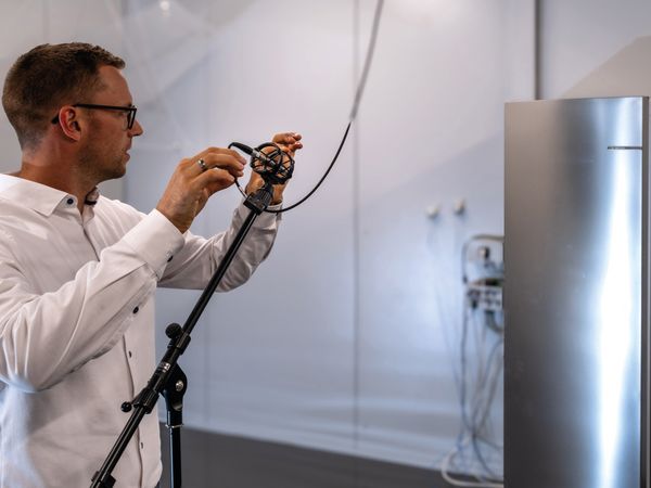 Έ&nu;&alpha;&sigmaf; &alpha;&nu;&tau;&rho;&alpha;&sigmaf; ό&pi;&omicron;&upsilon; &kappa;ά&nu;&epsilon;&iota; &alpha;&kappa;&omicron;&upsilon;&sigma;&tau;&iota;&kappa;έ&sigmaf; &delta;&omicron;&kappa;&iota;&mu;έ&sigmaf; &sigma;&epsilon; έ&nu;&alpha; &psi;&upsilon;&gamma;&epsilon;ί&omicron; &mu;έ&sigma;&alpha; &sigma;&tau;&eta;&nu; &pi;&alpha;&rho;&alpha;&gamma;&omega;&gamma;ή.