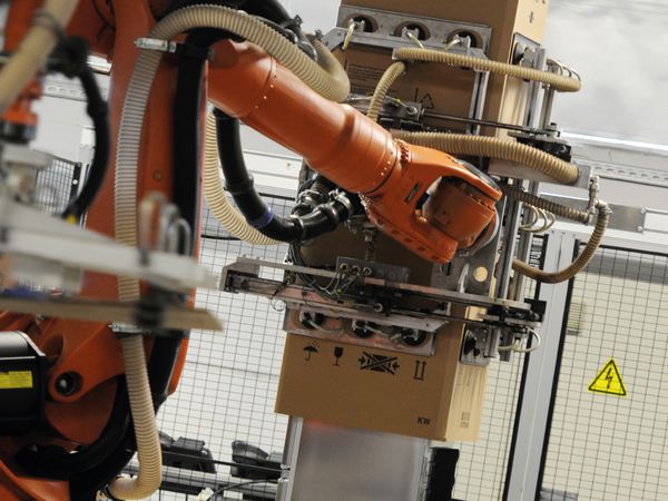 &Mu;&iota;&alpha; &kappa;&omicron;&nu;&tau;&iota;&nu;ή &phi;&omega;&tau;&omicron;&gamma;&rho;&alpha;&phi;ί&alpha; &epsilon;&nu;ό&sigmaf; &rho;&omicron;&mu;&pi;&omicron;&tau;&iota;&kappa;&omicron;ύ &beta;&rho;&alpha;&chi;ί&omega;&nu;&alpha; &pi;&omicron;&upsilon; &sigma;&upsilon;&sigma;&kappa;&epsilon;&upsilon;ά&zeta;&omicron;&upsilon;&nu; &mu;&epsilon; &chi;ά&rho;&tau;&iota;&nu;&eta; &eta;&delta;&iota;&kappa;ή &sigma;&upsilon;&sigma;&kappa;&epsilon;&upsilon;&alpha;&sigma;ί&alpha; &tau;&omicron; &psi;&upsilon;&gamma;&epsilon;ί&omicron;.