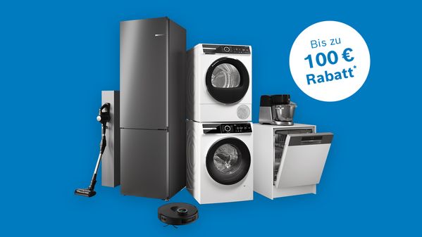 Blauer Hintergrund mit Hausger&auml;ten von Bosch und dem Hinweis auf die aktuelle Bosch Aktion mit bis zu 100 &euro; Rabatt im Bosch Online Shop