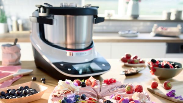 Zaubere bunte Kuchen und s&uuml;&szlig;e Desserts mit deinem Cookit. Frische Fr&uuml;chte und Kreativit&auml;t, ganz einfach gemacht.