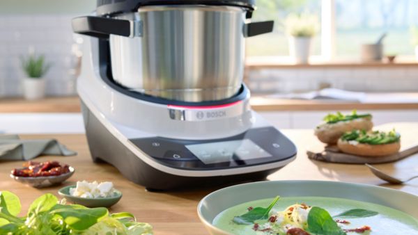 Frische, gesunde Gerichte wie cremige Suppen und leckere Snacks. Mit dem Cookit kochst du einfach und schnell.
