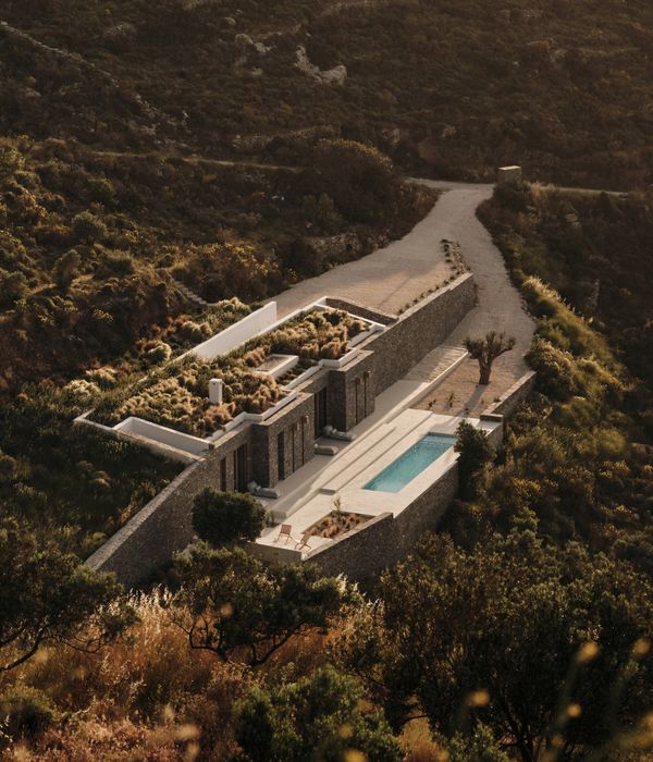 Franz Riebenbauer&rsquo;s SR house in Paros, as seen from above. 