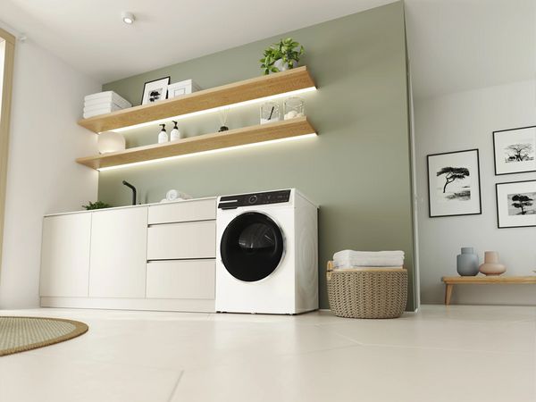 S&egrave;che-linge dans une buanderie moderne