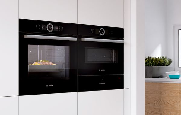 Oven smells when used for the first time – what to do?