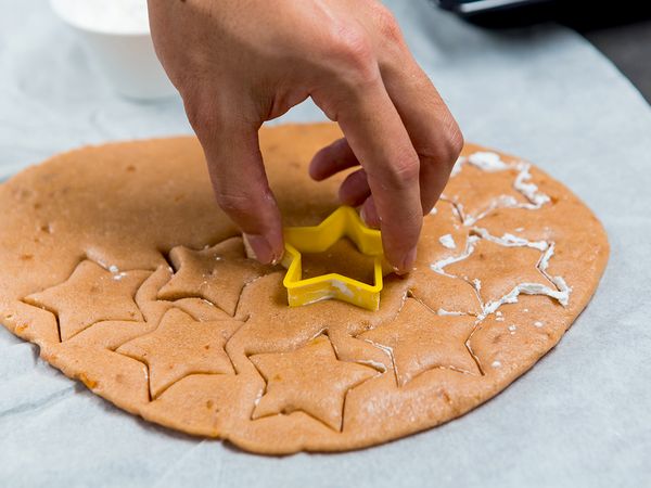 Recette de Noël : cookies à la cannelle. Les étapes.